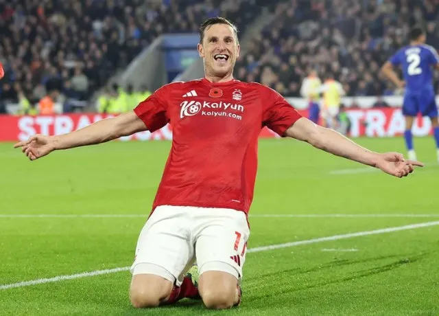 Tiền đạo Chris Wood đang giúp Nottingham hồi sinh tại Premier League mùa này